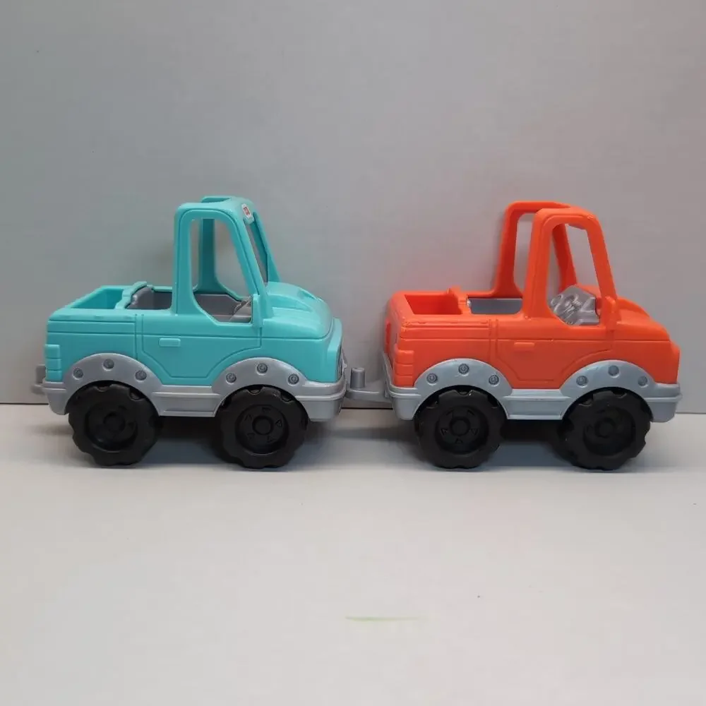 Lot of 2 Fisher Price Little People Help a Friend Pick‎ Up Truck 2017 Mattel